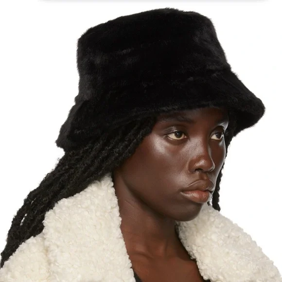 Vinatge Wilson’s Leather Gray Fur Faux Bucket Hat Y2K - Picture 7 of 9
